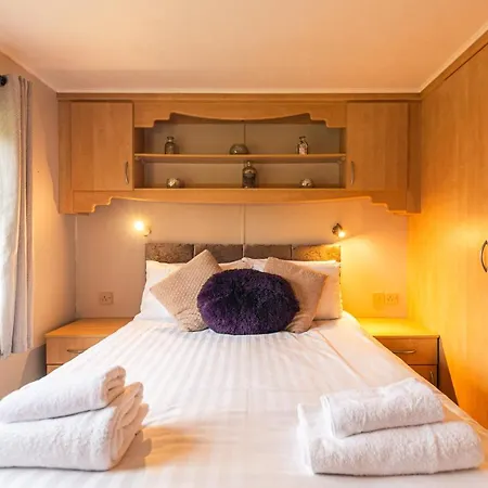 Woodland With Hot Tub Malton